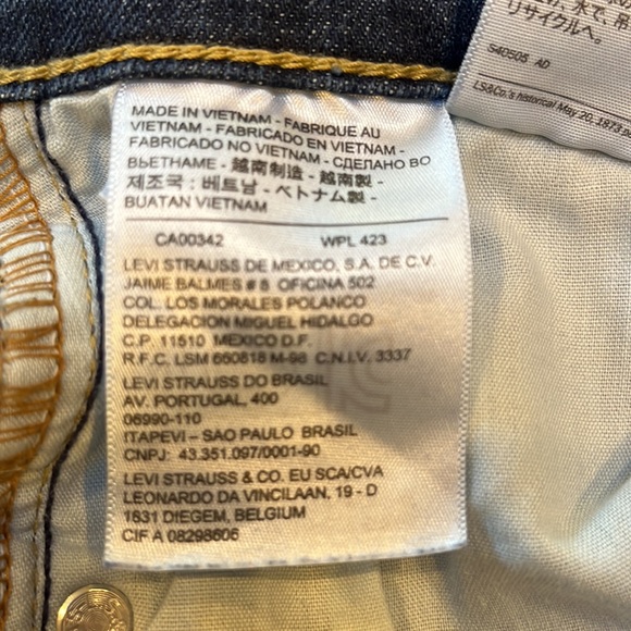 Levi’s dark wash denim jeans - Picture 6 of 7